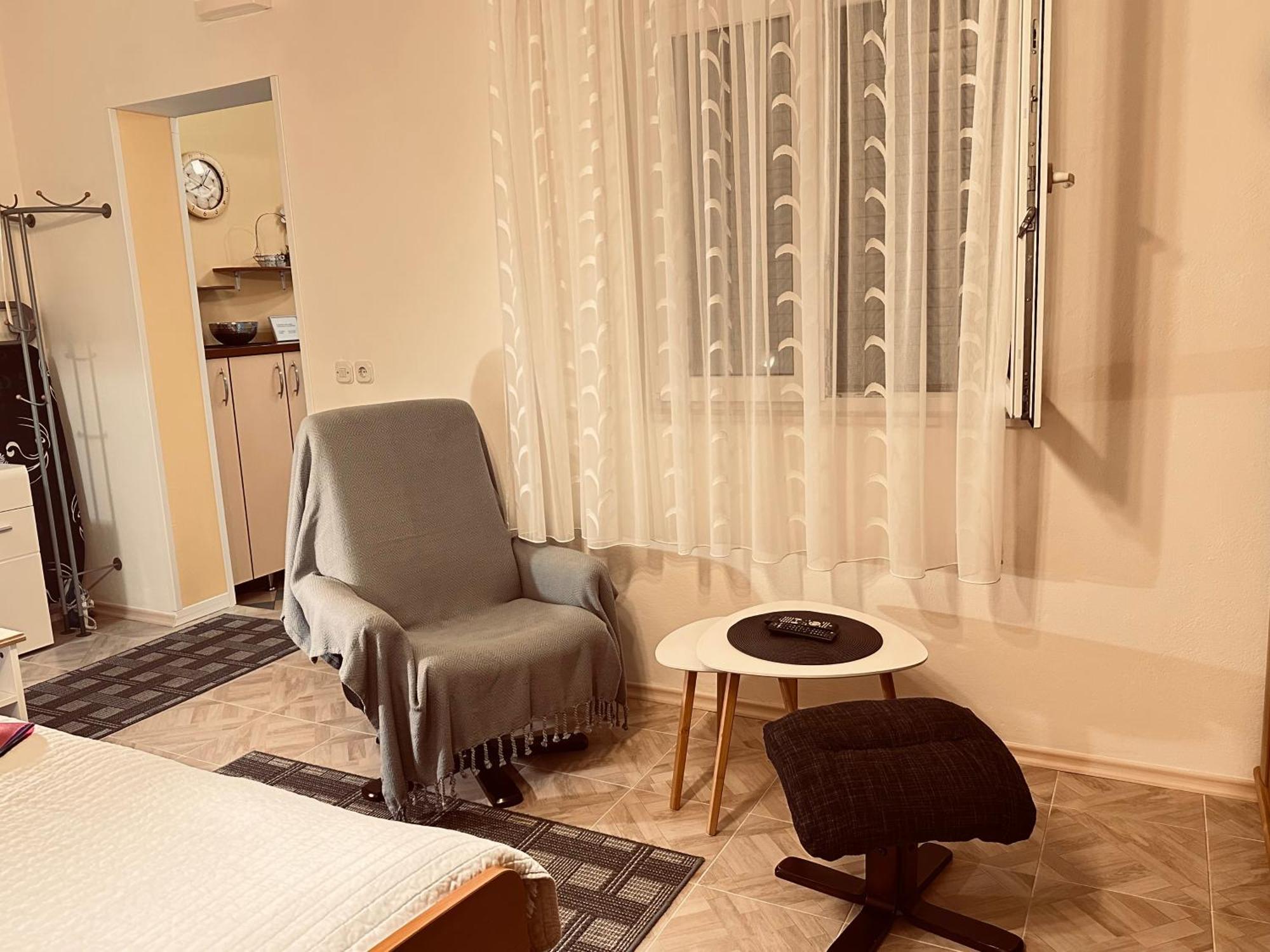 Apartments - Rooms Vesna พรีมอชเตน ภายนอก รูปภาพ