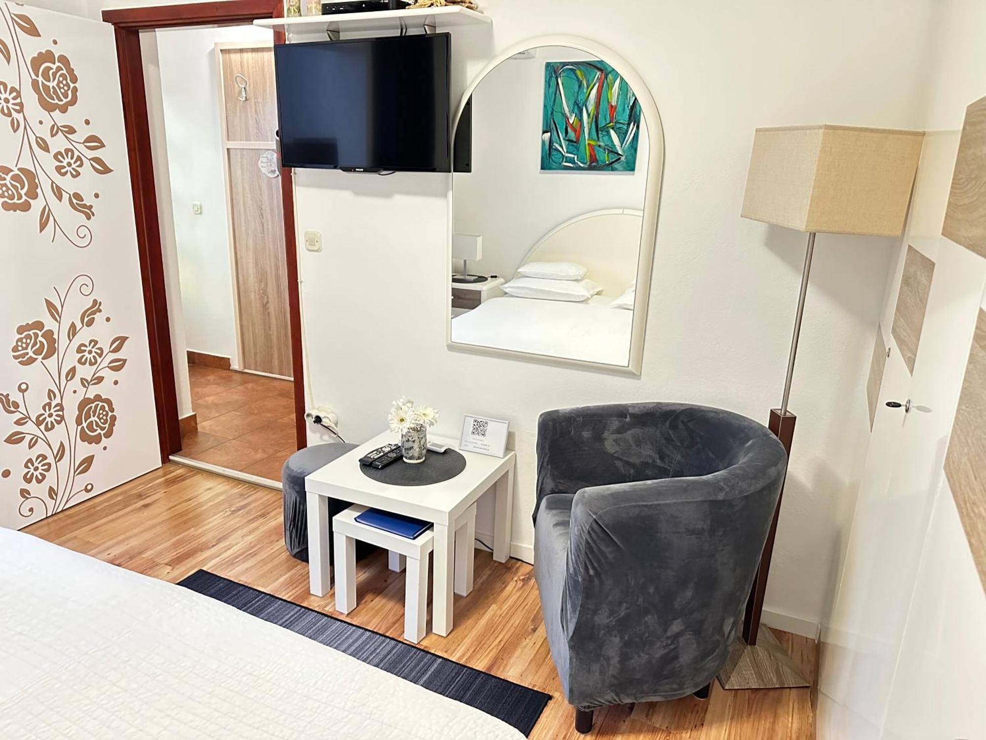 Apartments - Rooms Vesna พรีมอชเตน ภายนอก รูปภาพ