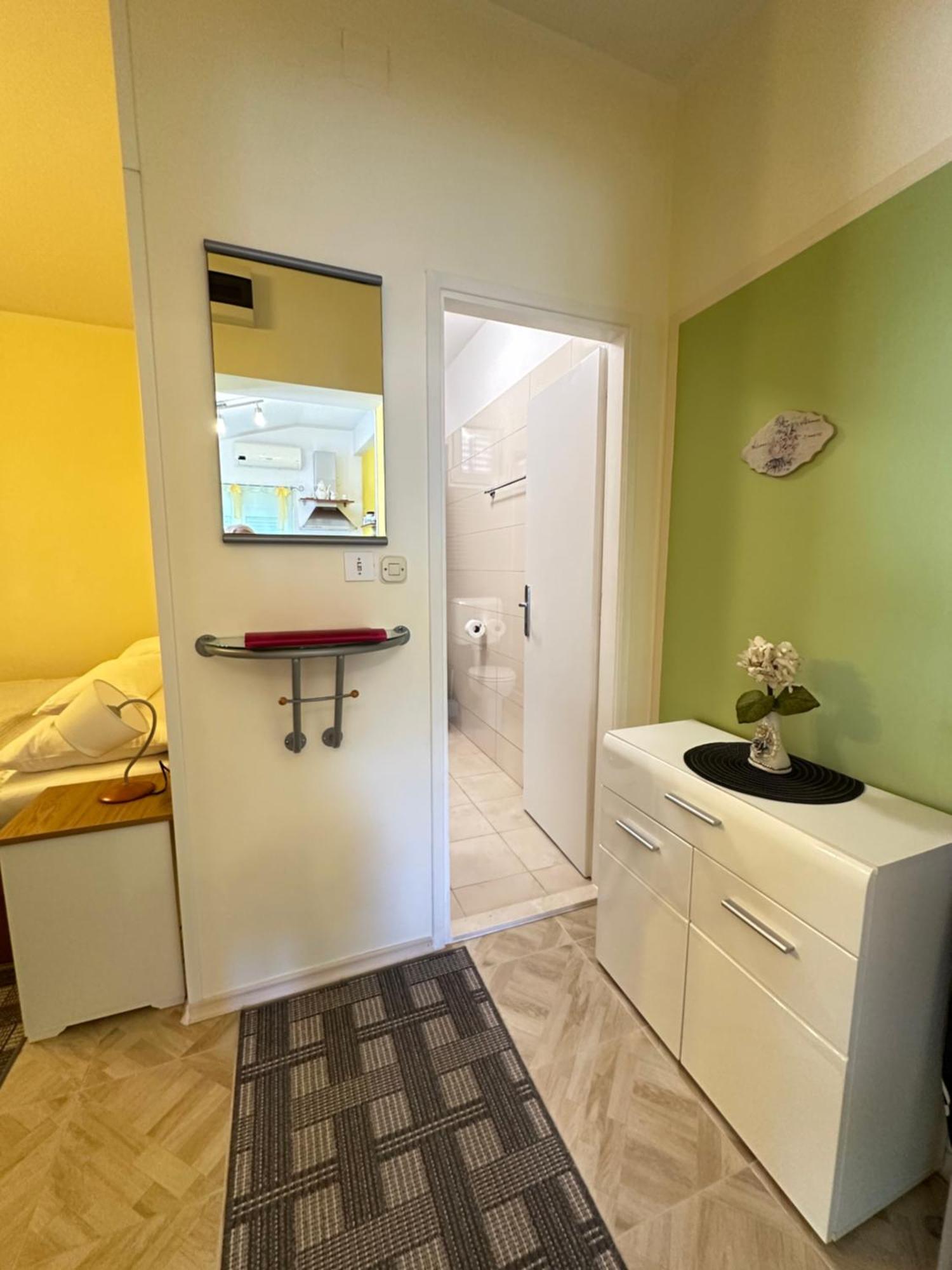 Apartments - Rooms Vesna พรีมอชเตน ภายนอก รูปภาพ