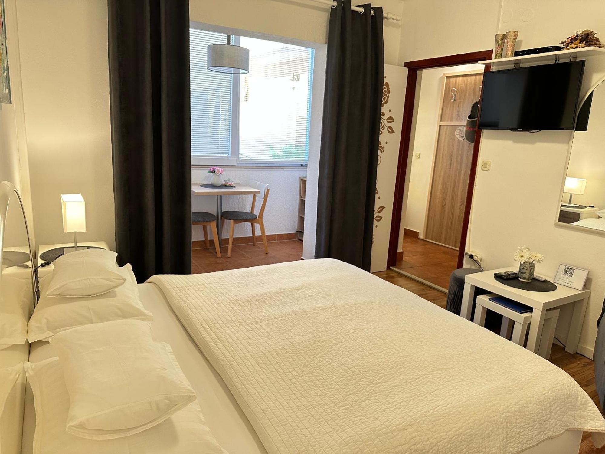 Apartments - Rooms Vesna พรีมอชเตน ภายนอก รูปภาพ